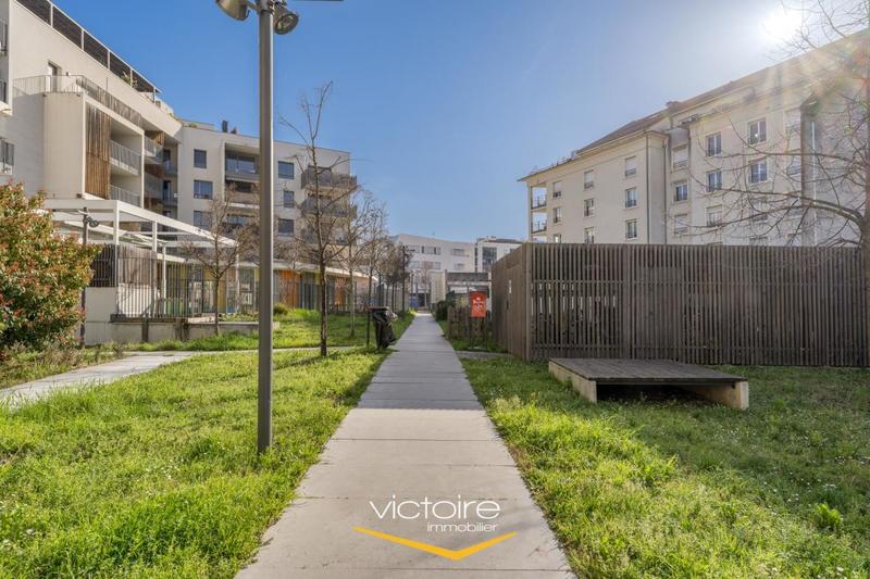 Appartement - 84 m² - 4 pièces