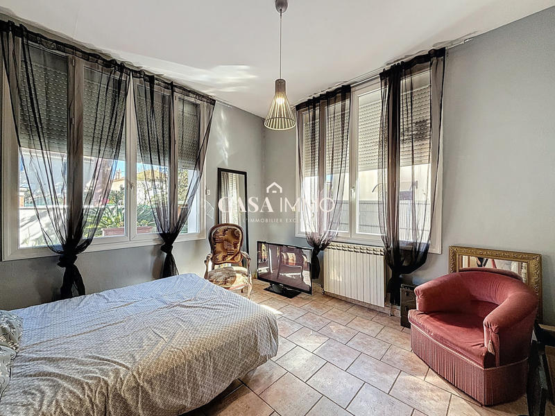 Maison - 185 m² - 8 pièces