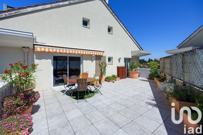 Appartement - 209 m² - 7 pièces