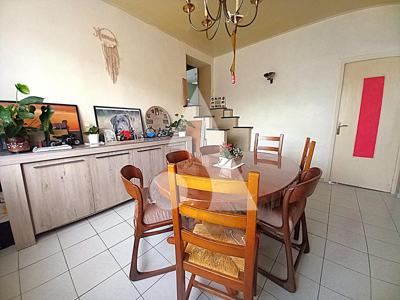 Maison - 189 m² - 13 pièces