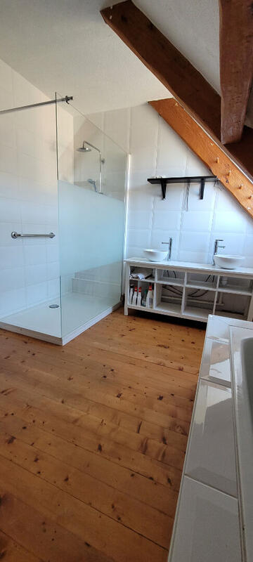 Maison - 210 m² - 10 pièces