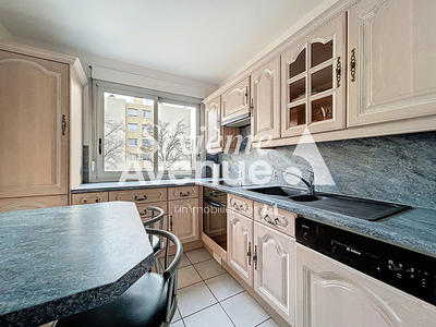 Appartement - 80 m² - 4 pièces