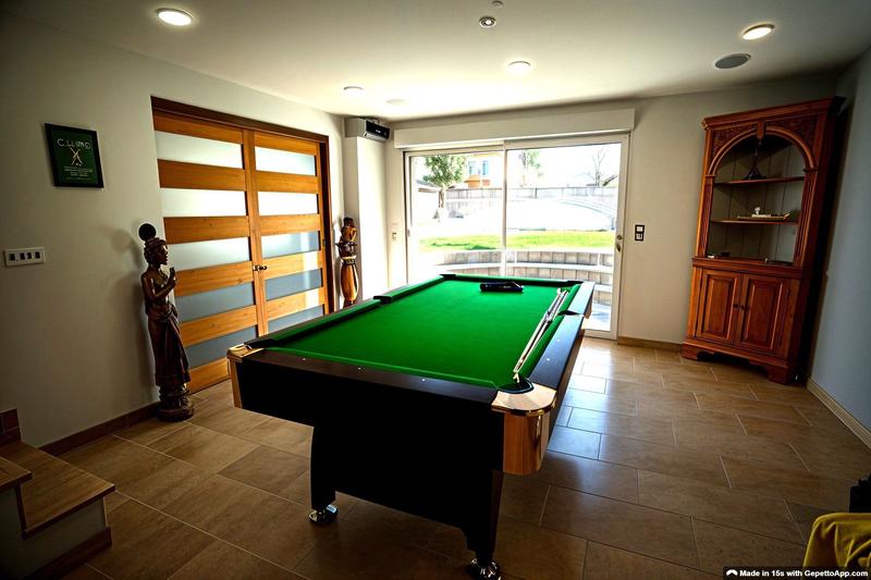 Villa - 246 m² - 9 pièces