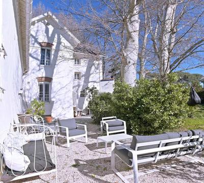 Maison - 300 m² - 11 pièces