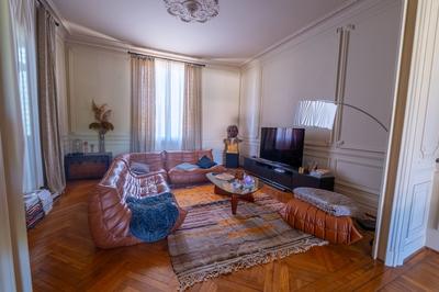 Maison - 345 m² - 8 pièces