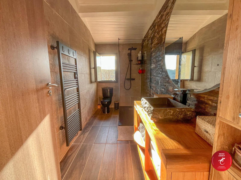 Villa - 145 m² - 6 pièces