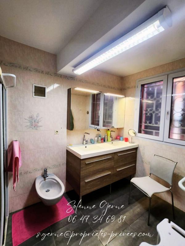 Demeure - 230 m² - 9 pièces