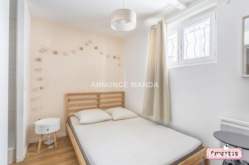 Chambre - 10 m² - 5 pièces
