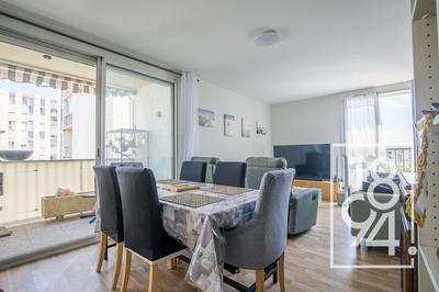 Appartement - 84 m² - 4 pièces