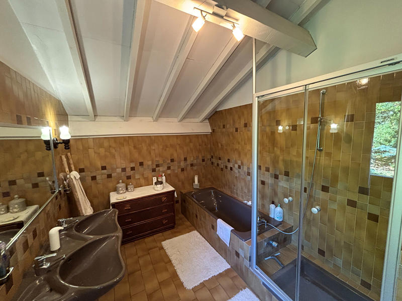 Maison - 200 m² - 5 pièces