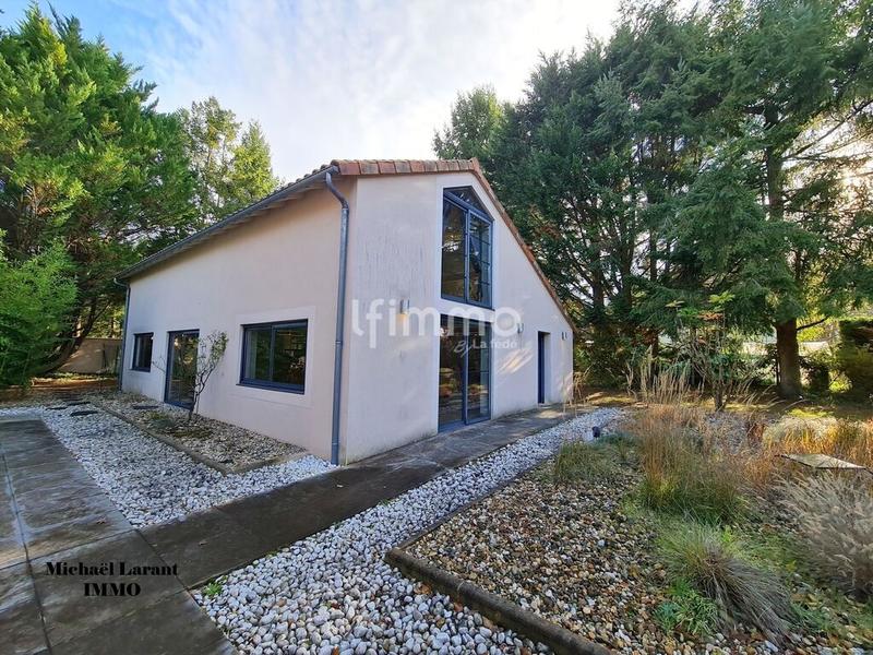 Maison - 484 m² - 7 pièces