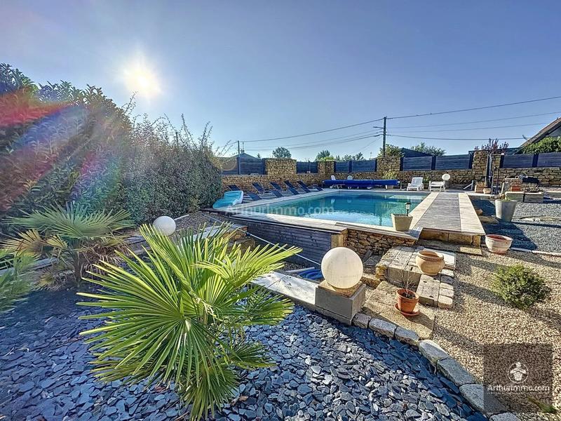 Maison - 205 m² - 6 pièces