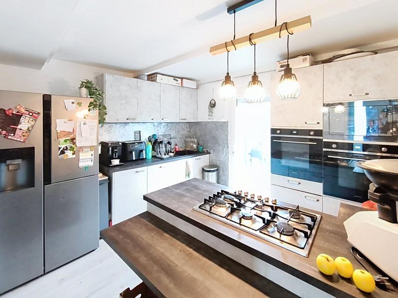 Maison - 80 m² - 5 pièces