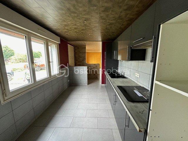 Maison - 90 m² - 5 pièces