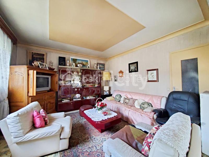 Maison - 210 m² - 8 pièces