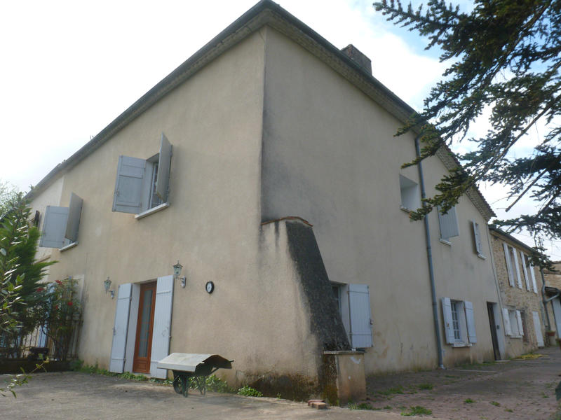 Maison - 336 m² - 8 pièces
