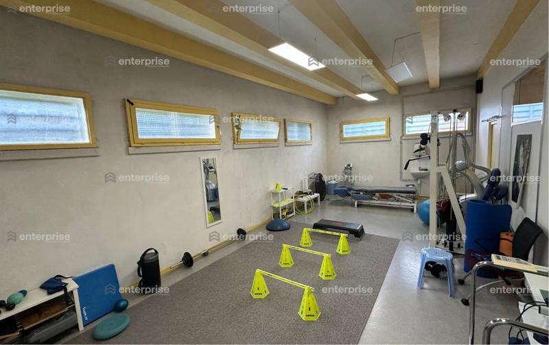 Local commercial - 204 m²