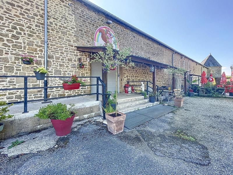 Local commercial - 790 m² - 9 pièces