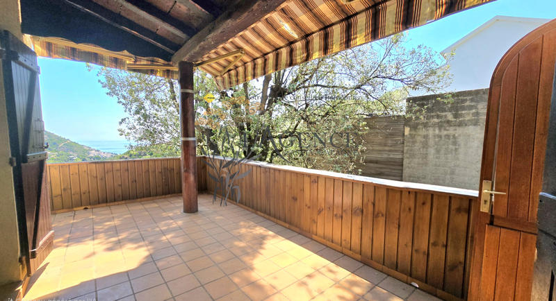 Maison - 210 m² - 6 pièces