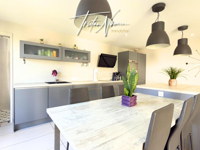 Maison - 140 m² - 4 pièces