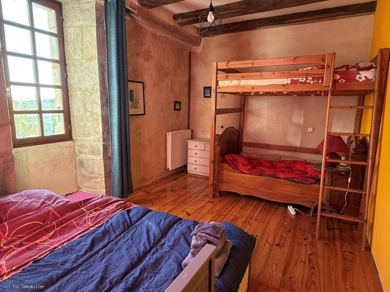 Maison - 258 m² - 9 pièces