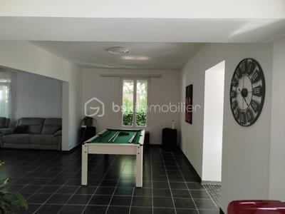 Maison - 248 m² - 11 pièces
