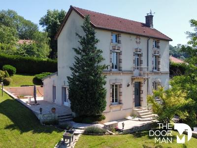 Maison - 200 m² - 7 pièces