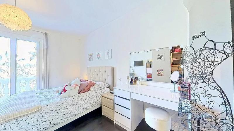 Villa - 222 m² - 6 pièces