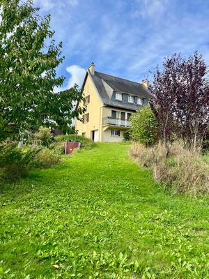 Maison - 166 m² - 8 pièces