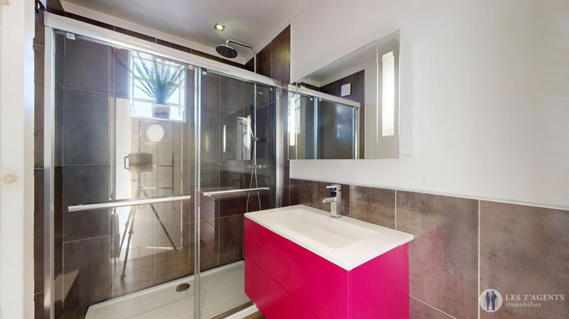 Appartement - 80 m² - 4 pièces