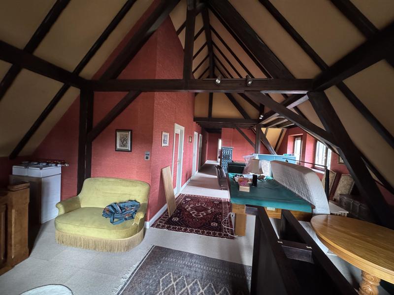 Maison - 236 m² - 7 pièces