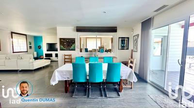 Maison - 210 m² - 7 pièces