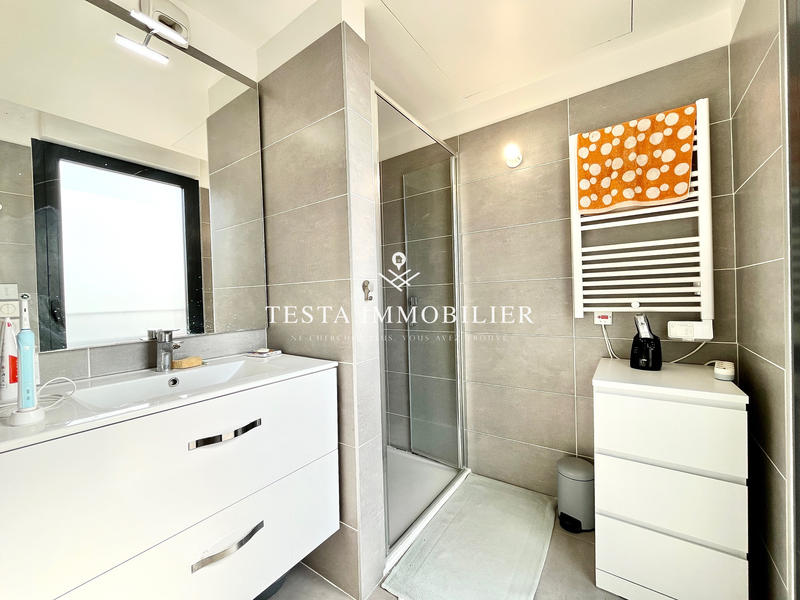 Appartement - 102 m² - 4 pièces