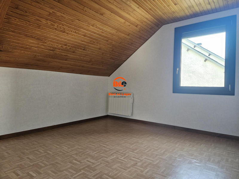 Appartement - 85 m² - 5 pièces