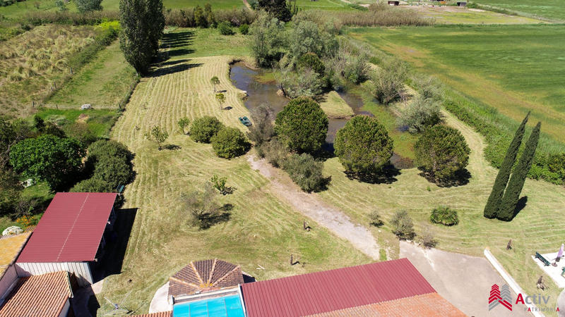 Mas - 303 m² - 9 pièces