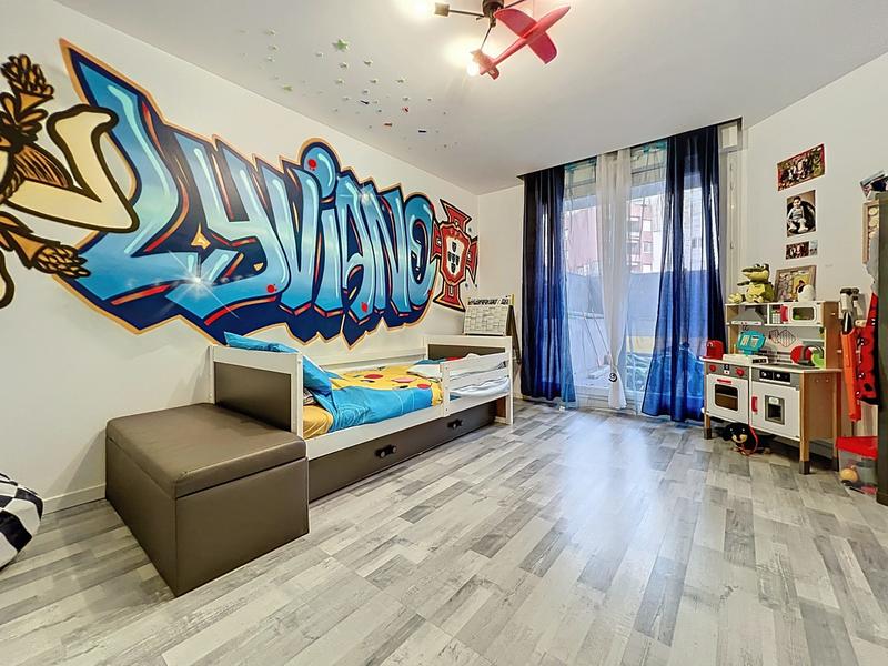 Appartement - 125 m² - 5 pièces