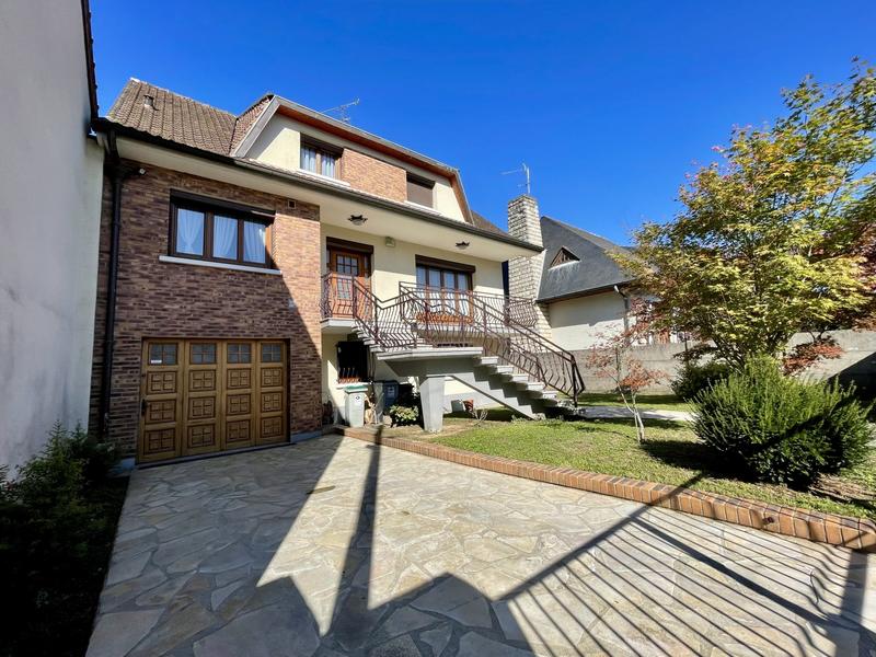 Maison - 264 m² - 7 pièces