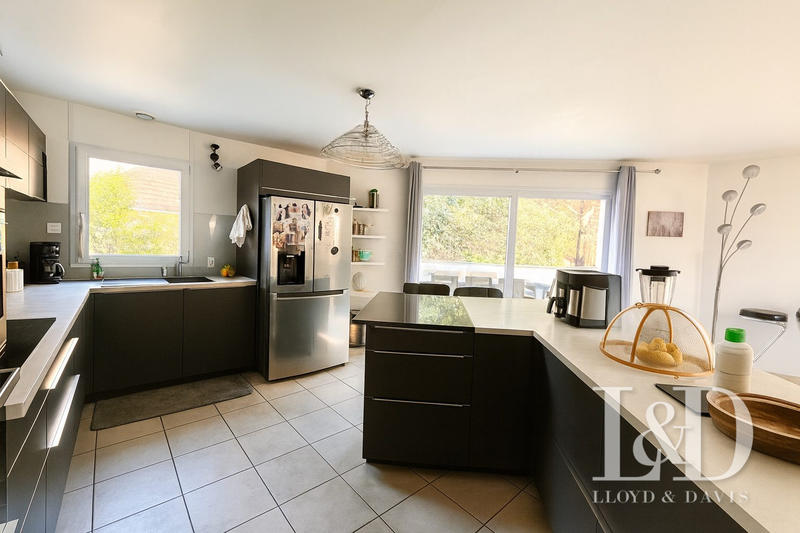 Maison - 192 m² - 6 pièces