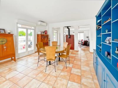 Maison en pierre - 180 m² - 6 pièces