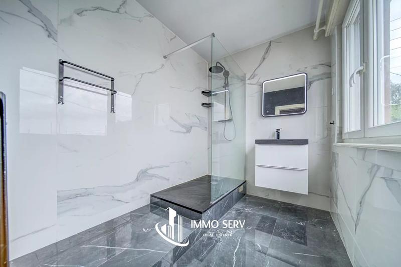 Appartement - 95 m² - 5 pièces