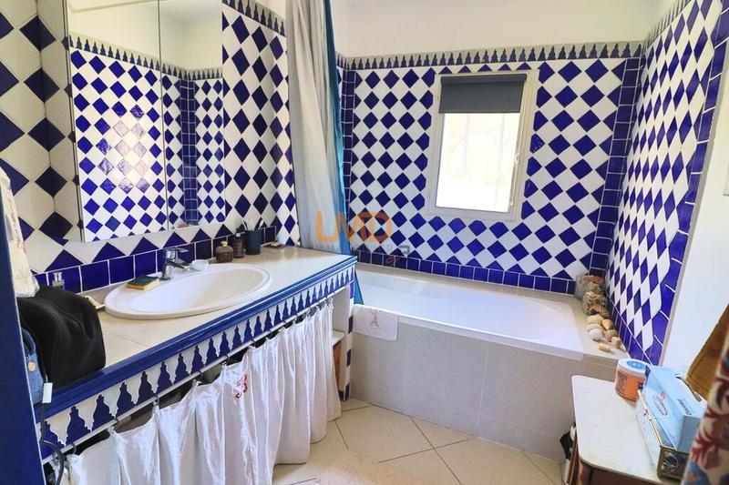 Propriété - 165 m² - 5 pièces