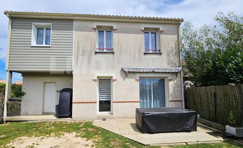 Maison traditionnelle - 115 m² - 6 pièces