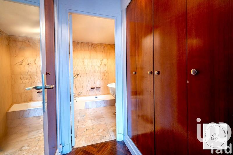 Duplex - 218 m² - 7 pièces