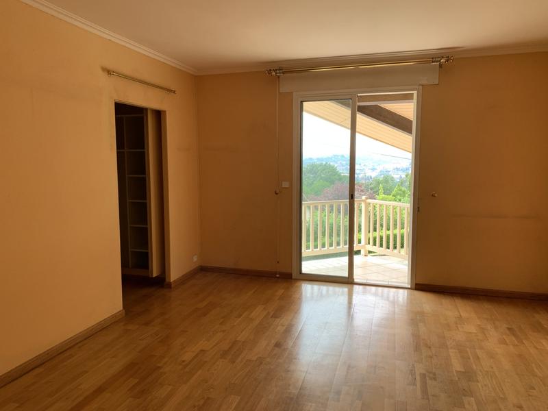 Villa - 220 m² - 6 pièces