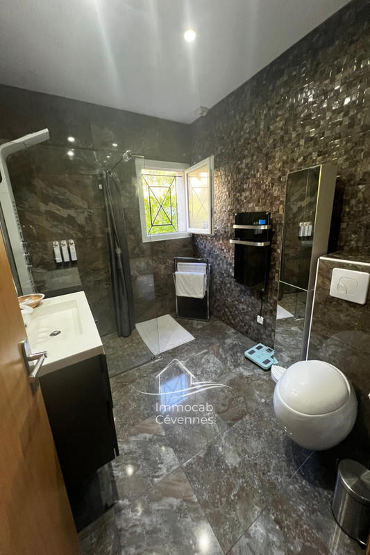 Villa - 290 m² - 9 pièces