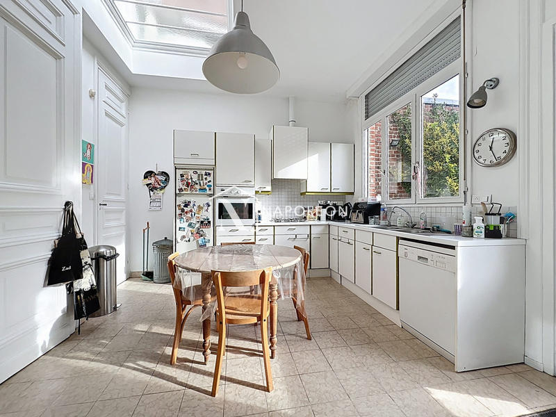 Maison - 260 m² - 7 pièces