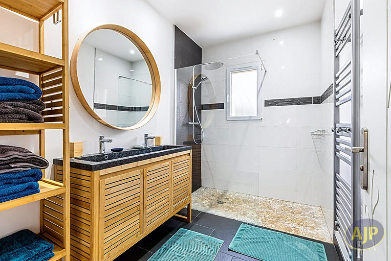 Maison - 138 m² - 7 pièces