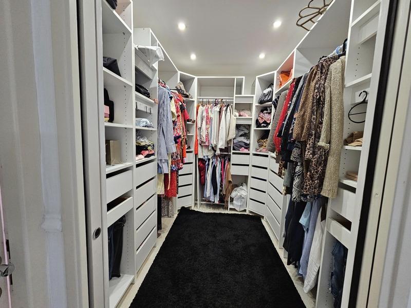 Maison - 202 m² - 7 pièces