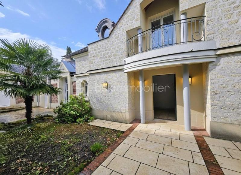 Villa - 215 m² - 7 pièces