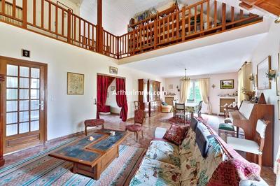 Maison - 167 m² - 7 pièces